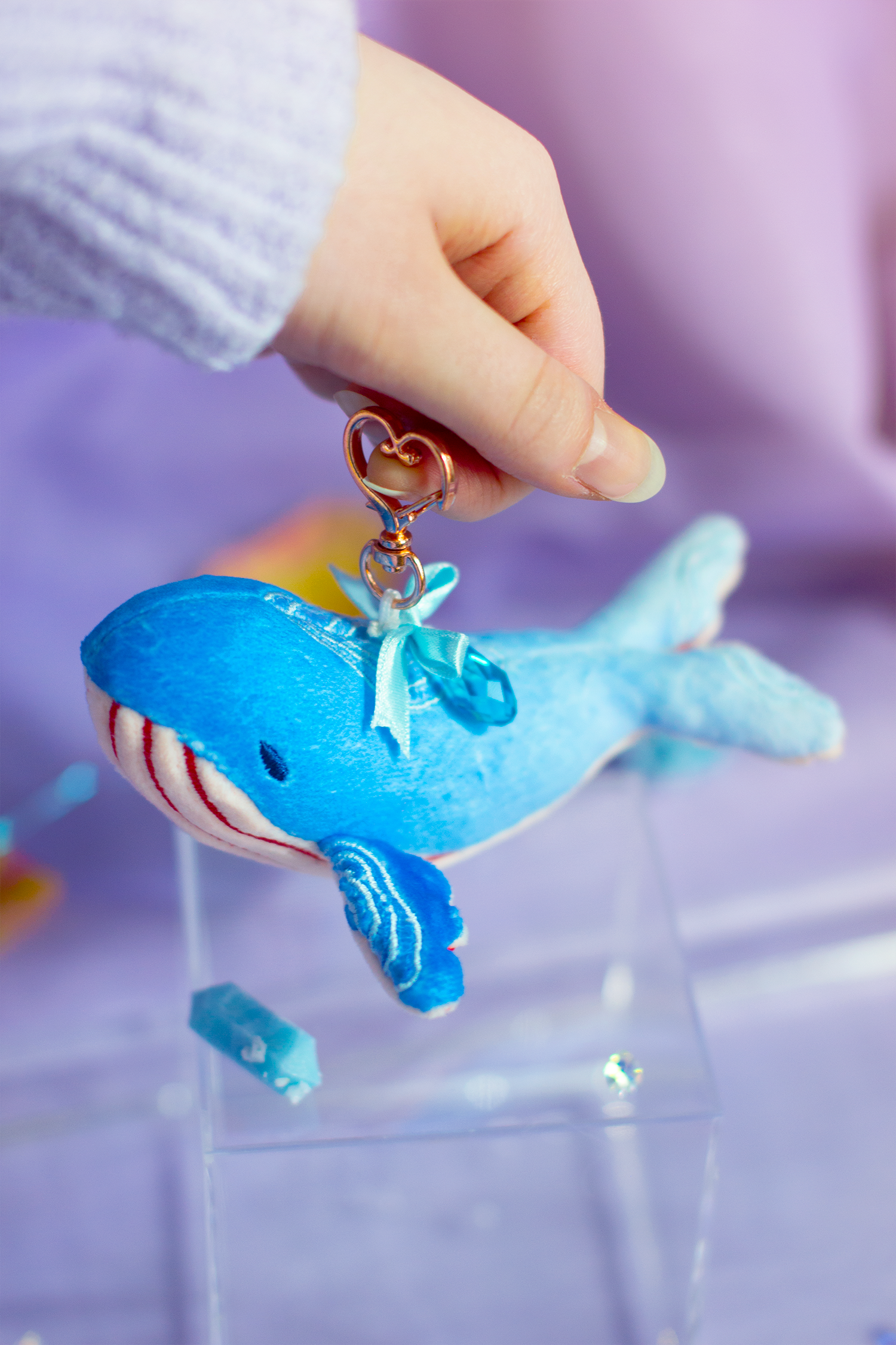 Seafoam Soda Whale Plush Keychain – prismono