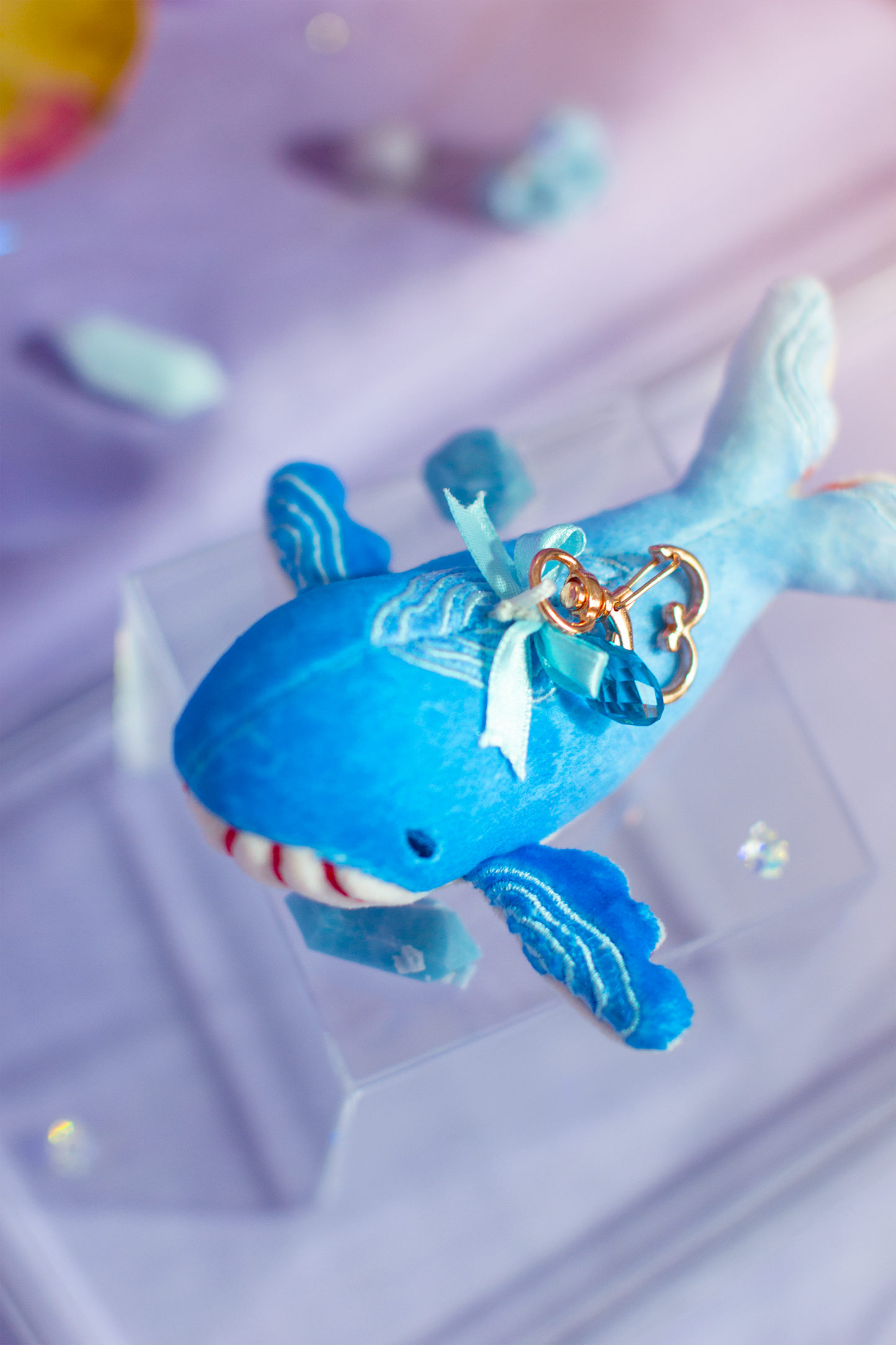 Cute Blue Gradient Whale Keychain with Heart Keyring and Blue Jewel Accessory Bag Purse