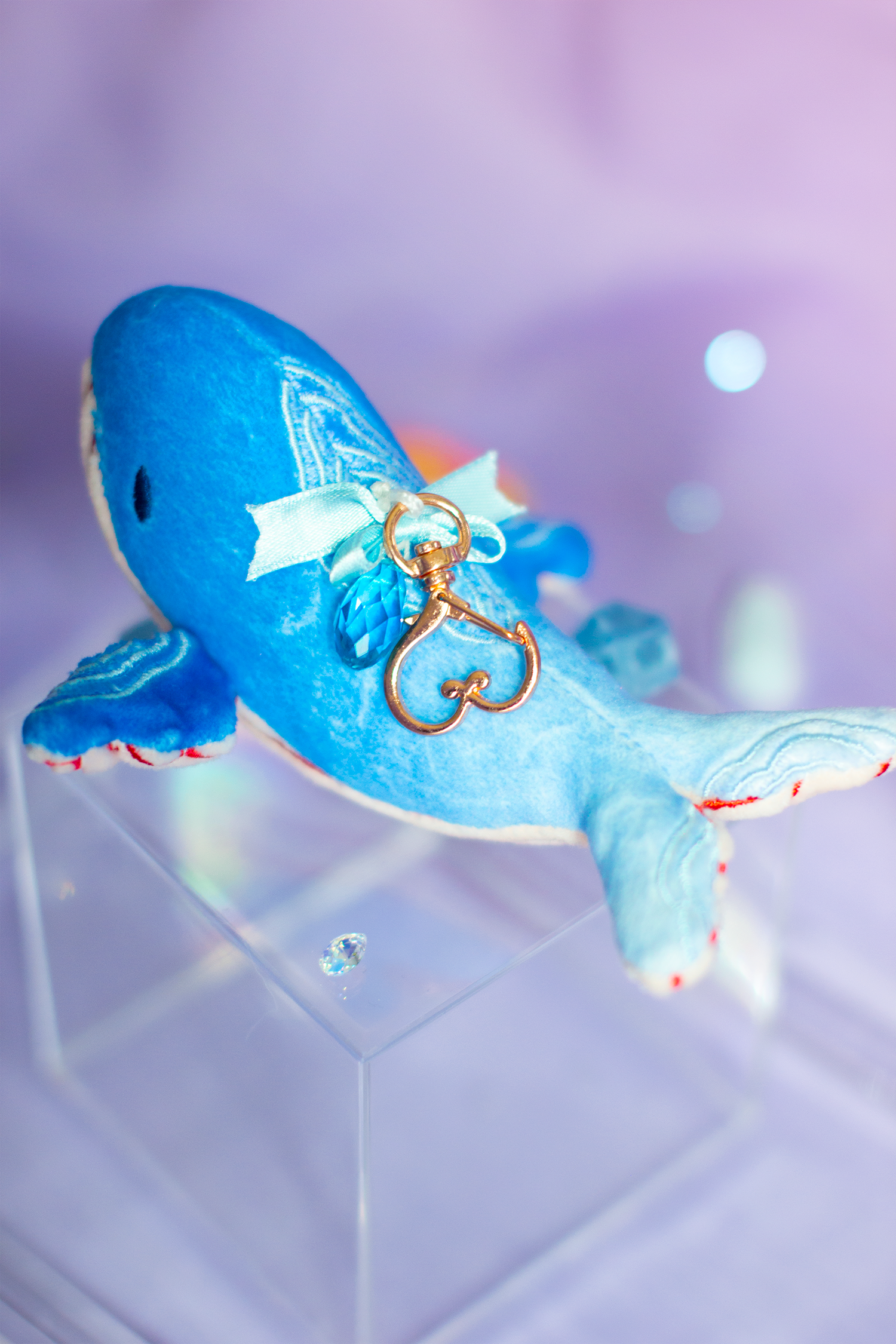 Cute Blue Gradient Whale Keychain with Heart Keyring and Blue Jewel Accessory Bag Purse