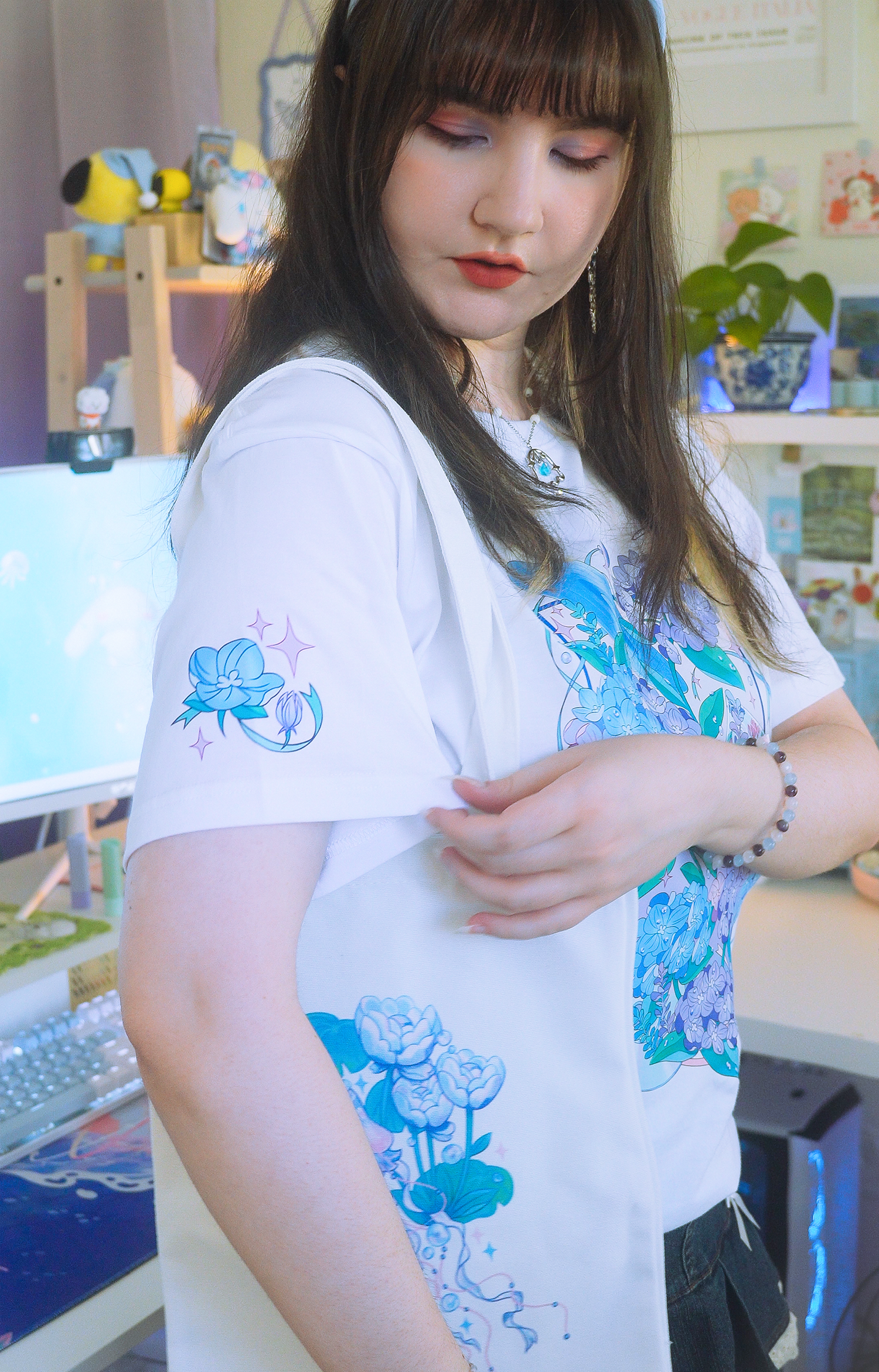 Music Record Hydrangea Crewneck T-shirt Elbow Length Sleeves Illustration Inspired by Japanese Flower Anime Art 